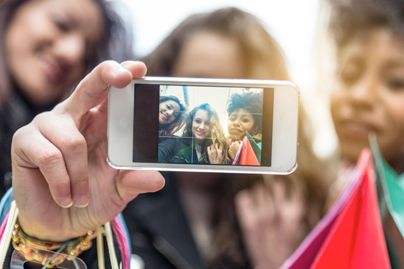 how to afford a smartphone on a college student budget